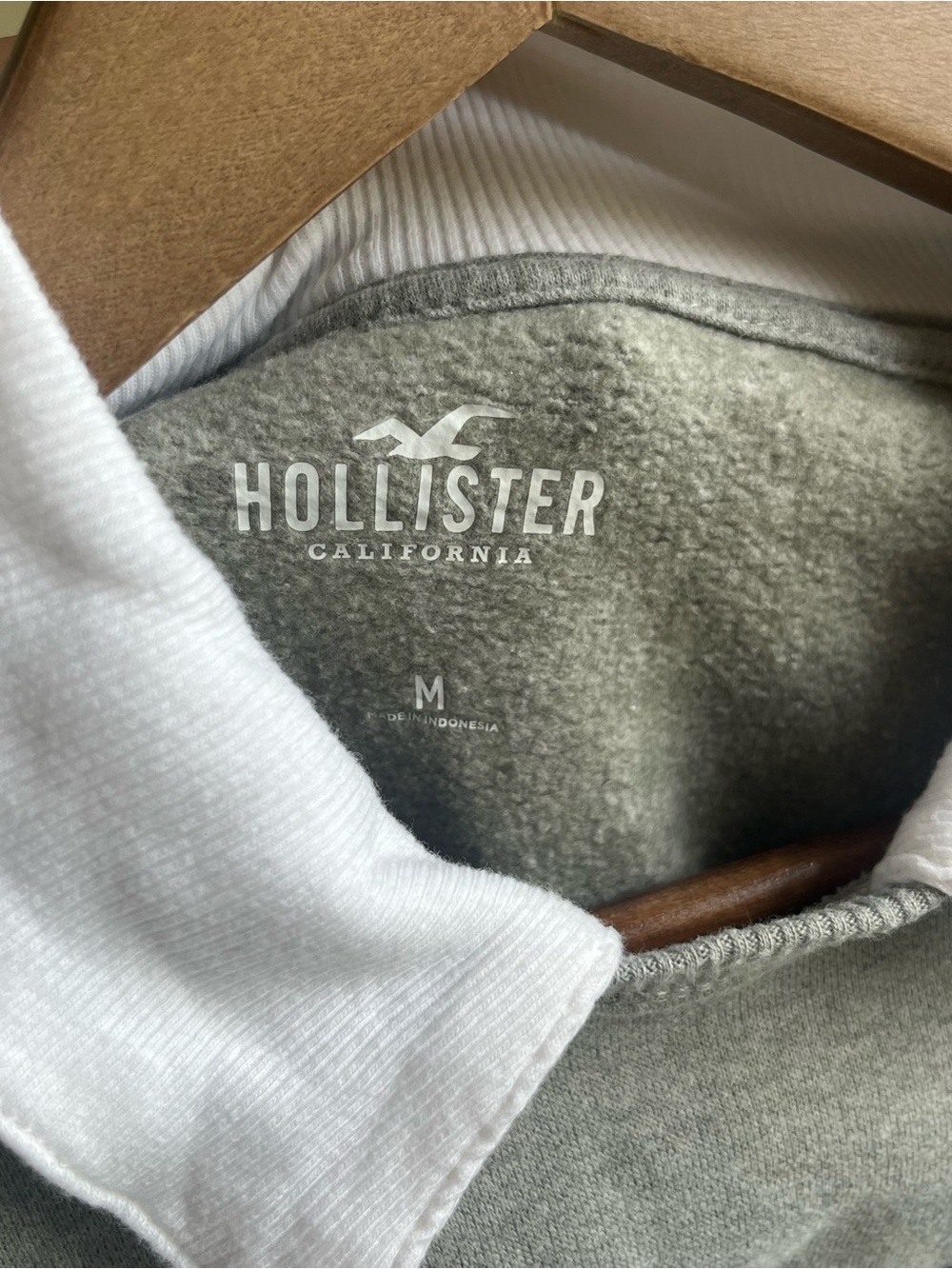Hollister Manhattan Collared Crewneck Sweater - Gray - Picture 2 of 3